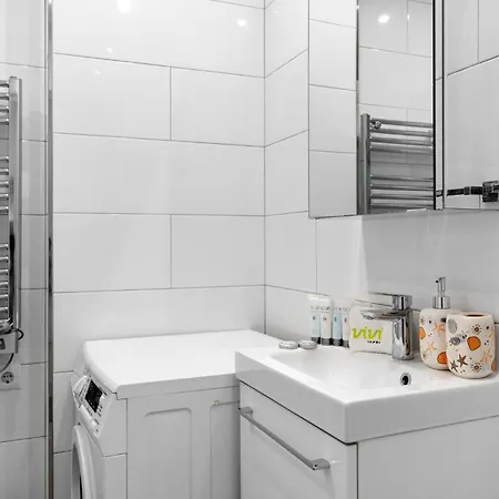 Apartment Vivi Homes - Robina Pool, Garden, Terrace &