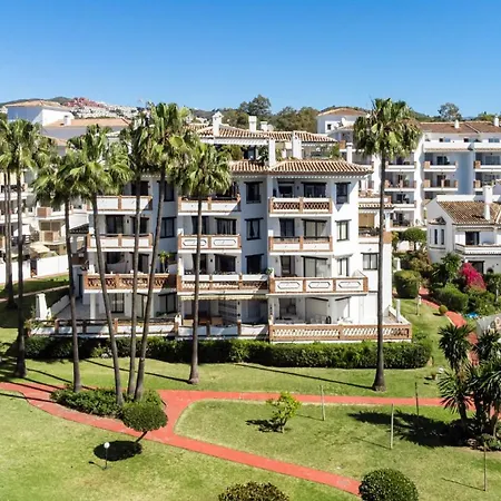 Vivi Homes - Robina Pool, Garden, Terrace & * Sitio de Calahonda