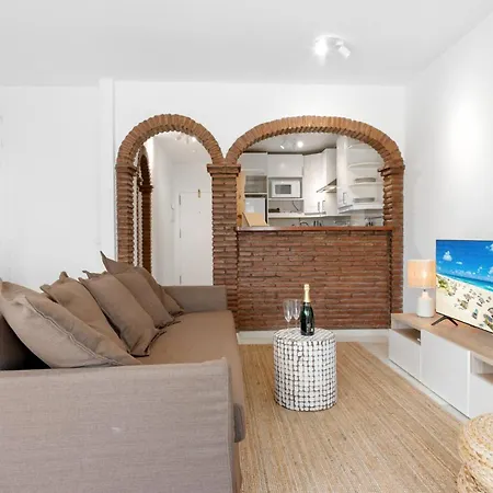 Vivi Homes - Robina Pool, Garden, Terrace & Sitio de Calahonda