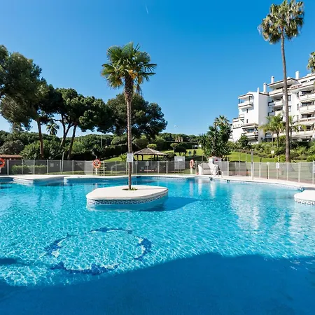 Vivi Homes - Robina Pool, Garden, Terrace & *