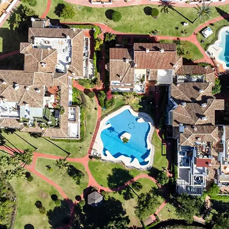 Vivi Homes - Robina Pool, Garden, Terrace & * Sitio de Calahonda