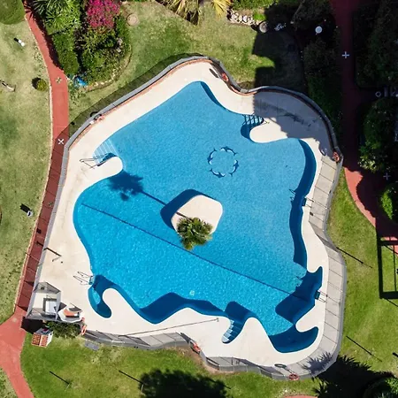 Vivi Homes - Robina Pool, Garden, Terrace & Apartment Sitio de Calahonda