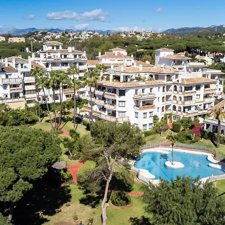 Vivi Homes - Robina Pool, Garden, Terrace & * Sitio de Calahonda