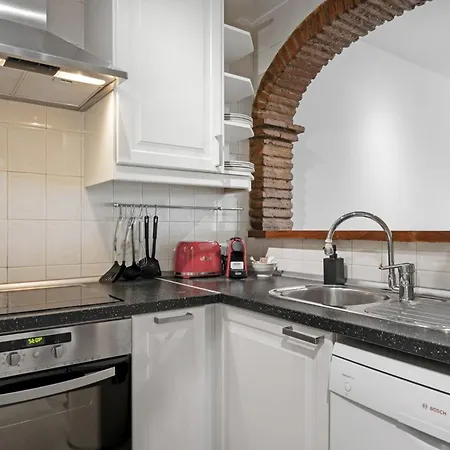 Apartment Vivi Homes - Robina Pool, Garden, Terrace &