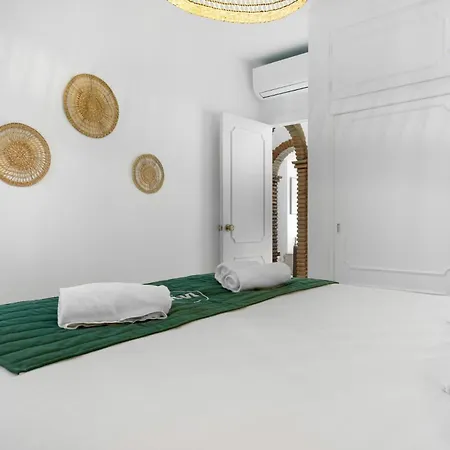 Vivi Homes - Robina Pool, Garden, Terrace & Lägenhet *